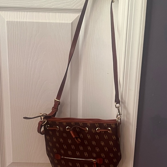 Dooney and Bourke Tasha burgundy purse - Picture 5 of 5